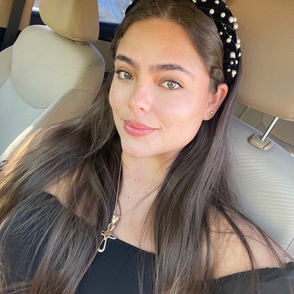 Meet your Posher, Gabriela